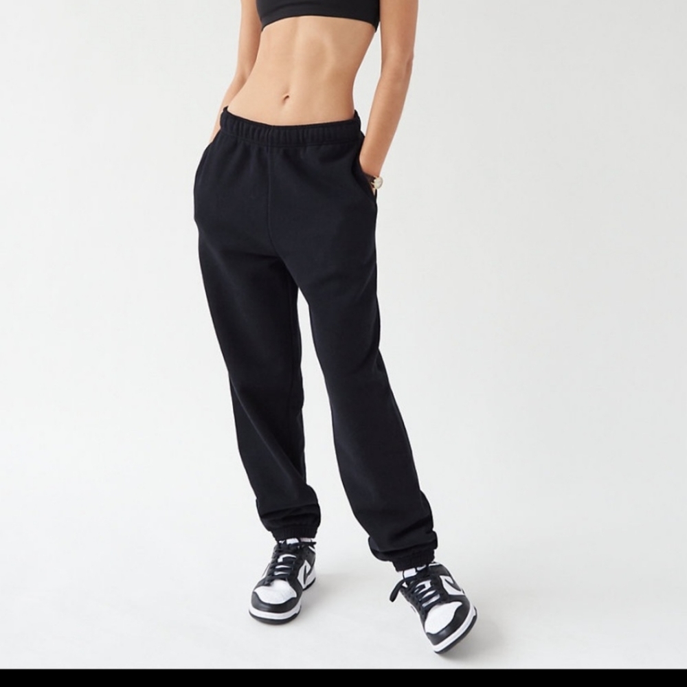 Aritzia Tna Cozy Fleece Mega Sweatpant